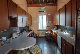 PARMA, SIGNORILE APPARTAMENTO 178 MQ