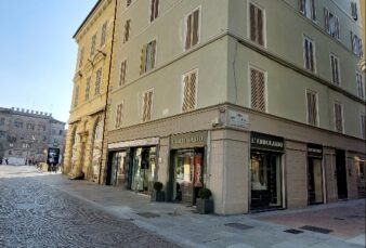 PARMA, VIA CAVOUR, BILOCALE ARREDATO