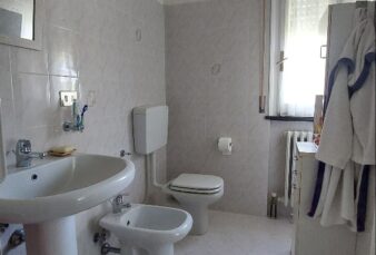 SALA BAGANZA, PR, APPARTAMENTO IN BIFAMILIARE