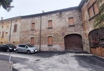 VIADANA (MN) CENTRO, PALAZZO DA RISTRUTTURARE