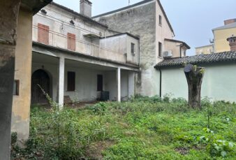 VIADANA (MN) CENTRO, PALAZZO DA RISTRUTTURARE