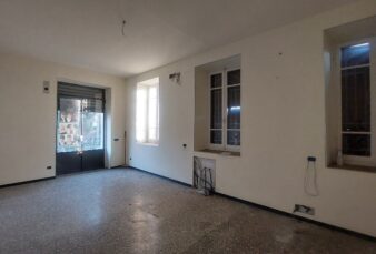 SOLIGNANO (PR), NEGOZIO/UFFICIO