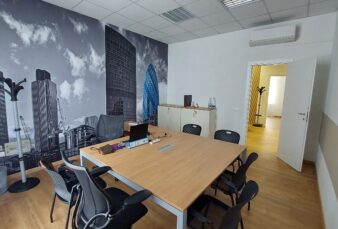 PARMA, UFFICIO PIAZZA GARIBALDI, 127 MQ